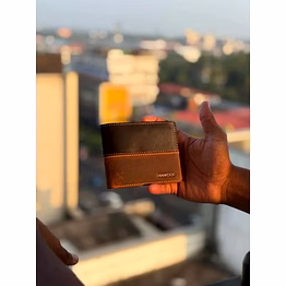 bi-fold leather wallet