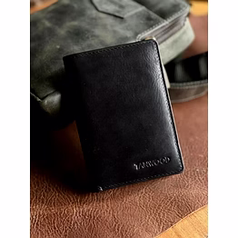 classic leather bi-fold wallet