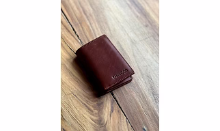 Classic Brown Leather Bi-Fold Wallet