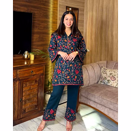 ynf premium designer suit in reyon fabric with inner & chain-stitch work