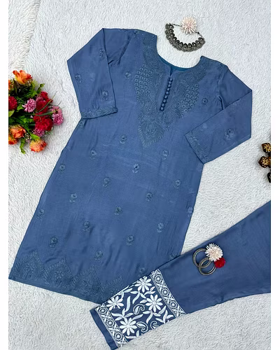 💃🏻💃🏻 Elegant Muslin Suit with Thred Work, 40&quot; Length, 0.700 GRM Weight, Size up to 42 (Free size) and 👖👖 Stylish Havy Reyon Pent with Thred Work, 40&quot; Length, Full Stiched with Elastic (up to 42) Size-RKD1395-Grey