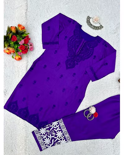 💃🏻💃🏻 Elegant Muslin Suit with Thred Work, 40&quot; Length, 0.700 GRM Weight, Size up to 42 (Free size) and 👖👖 Stylish Havy Reyon Pent with Thred Work, 40&quot; Length, Full Stiched with Elastic (up to 42) Size-Purple-1