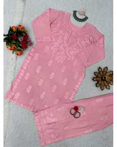 💃🏻💃🏻Havy Reyon Chain-Stitch Suit, Weight 0.700 GRM, Colour 6, Length 40, Size M(38)-XXL(44)💃🏻💃🏻
👖Havy Reyon Chain-Stitch Palzoo, Length 40, Size Full Stiched with Elastic (up to 44)👖-Pink-XL-3