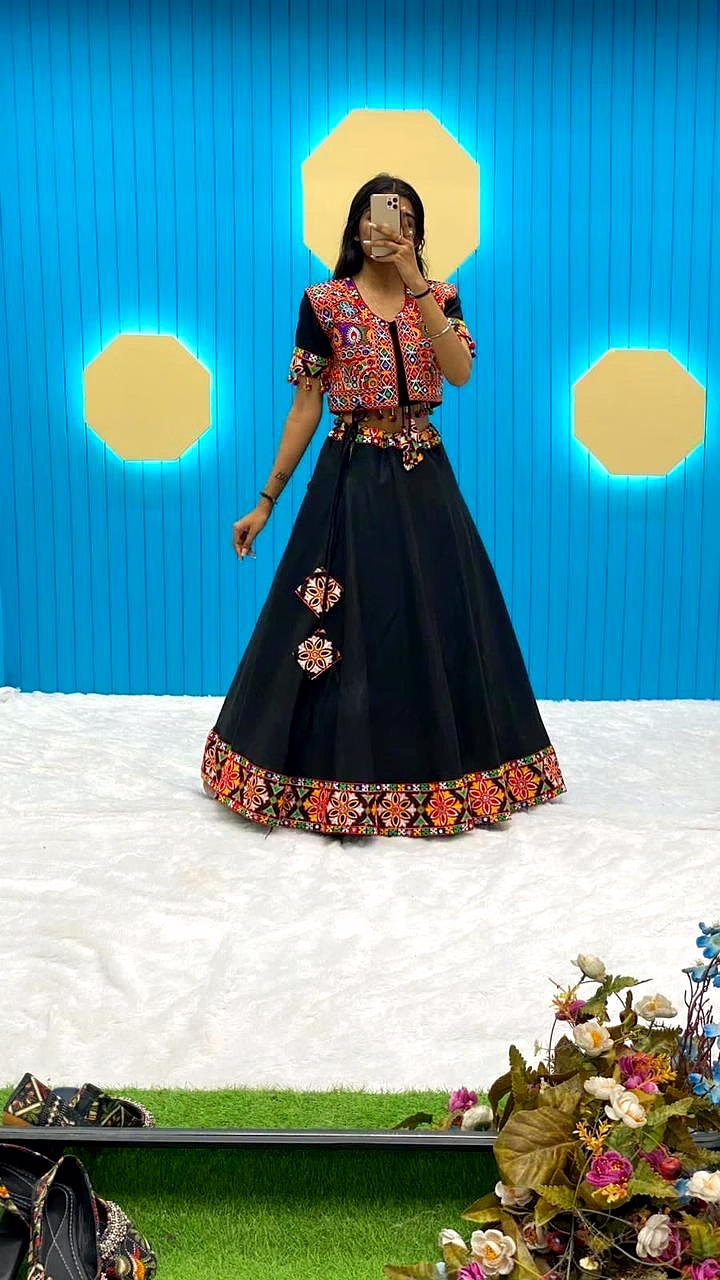 Ethnic Pure Cotton Lehenga with Gamthi & Real Mirror Work, 4.5m Flair, Semi Stitched image 1