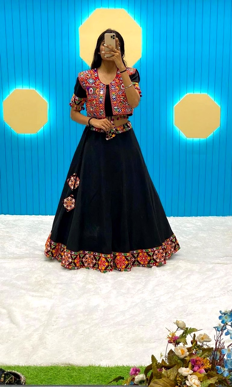 Ethnic Pure Cotton Lehenga with Gamthi & Real Mirror Work, 4.5m Flair, Semi Stitched image 5