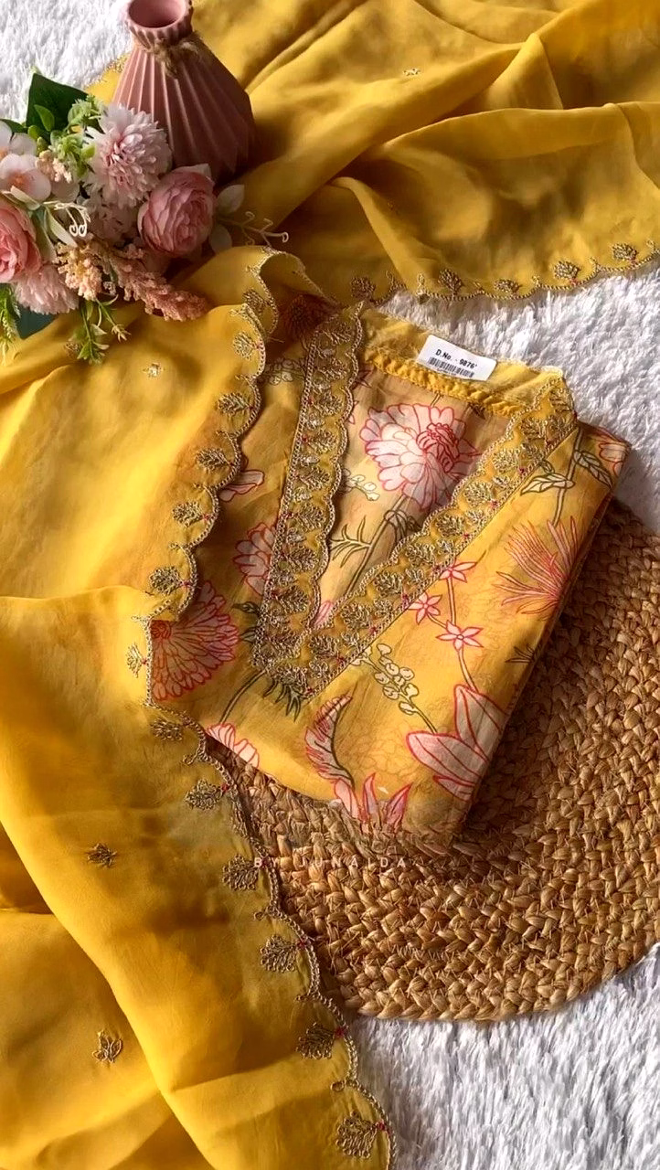 Elegant Printed Organza Top with Sequin Embroidery, Micro Cotton Inner, Micro Silk Pant, Dupatta image 5