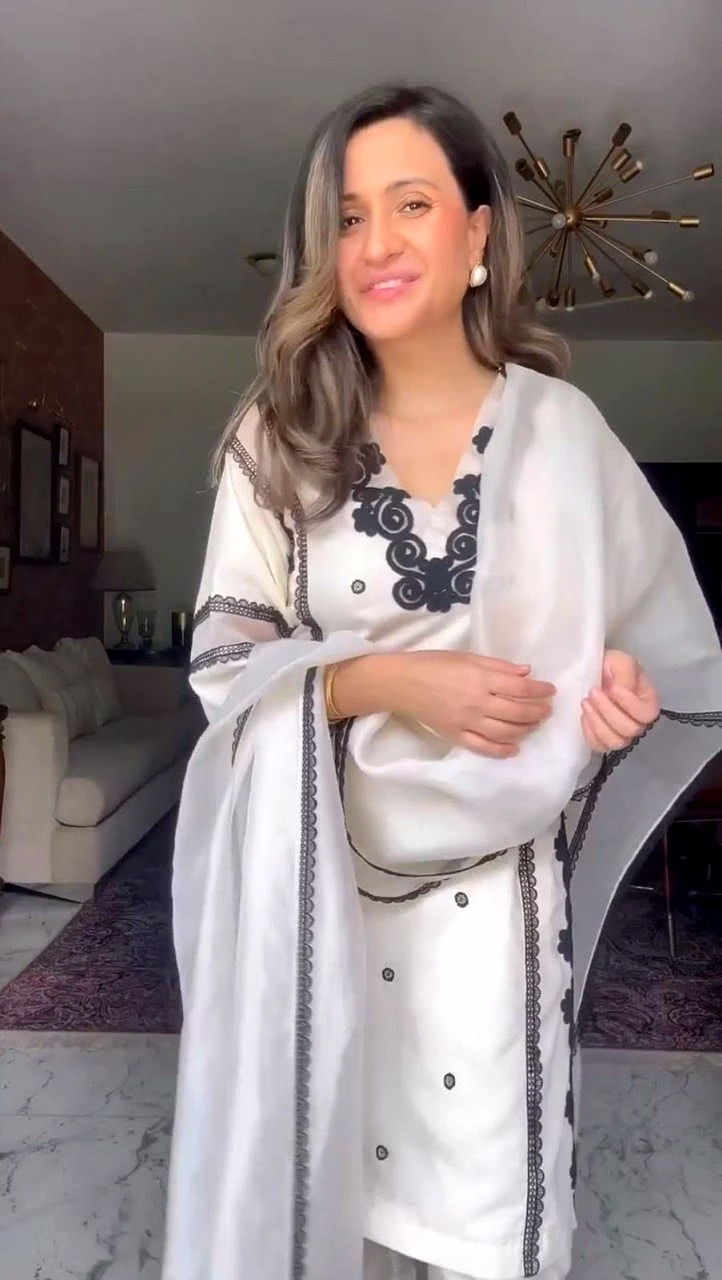 Elegant Maslin Embroidered Top & Lace Pant Set with Dupatta - Sizes M to XXL image 3