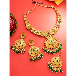ynf golden green alloy necklace with kemp stones, beads, earrings & maang tikka set