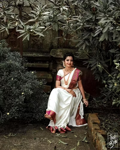 Soft Lichi Silk Saree with Heavy Jaquard Border &amp; Rich Pallu - Trendy &amp; Light Weight-White-1