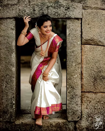 Soft Lichi Silk Saree with Heavy Jaquard Border &amp; Rich Pallu - Trendy &amp; Light Weight-White-3