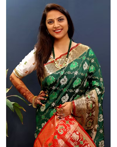 Kanchipuram Handloom Pure Silk Saree with Gold Jari and Pink Border-Green-1