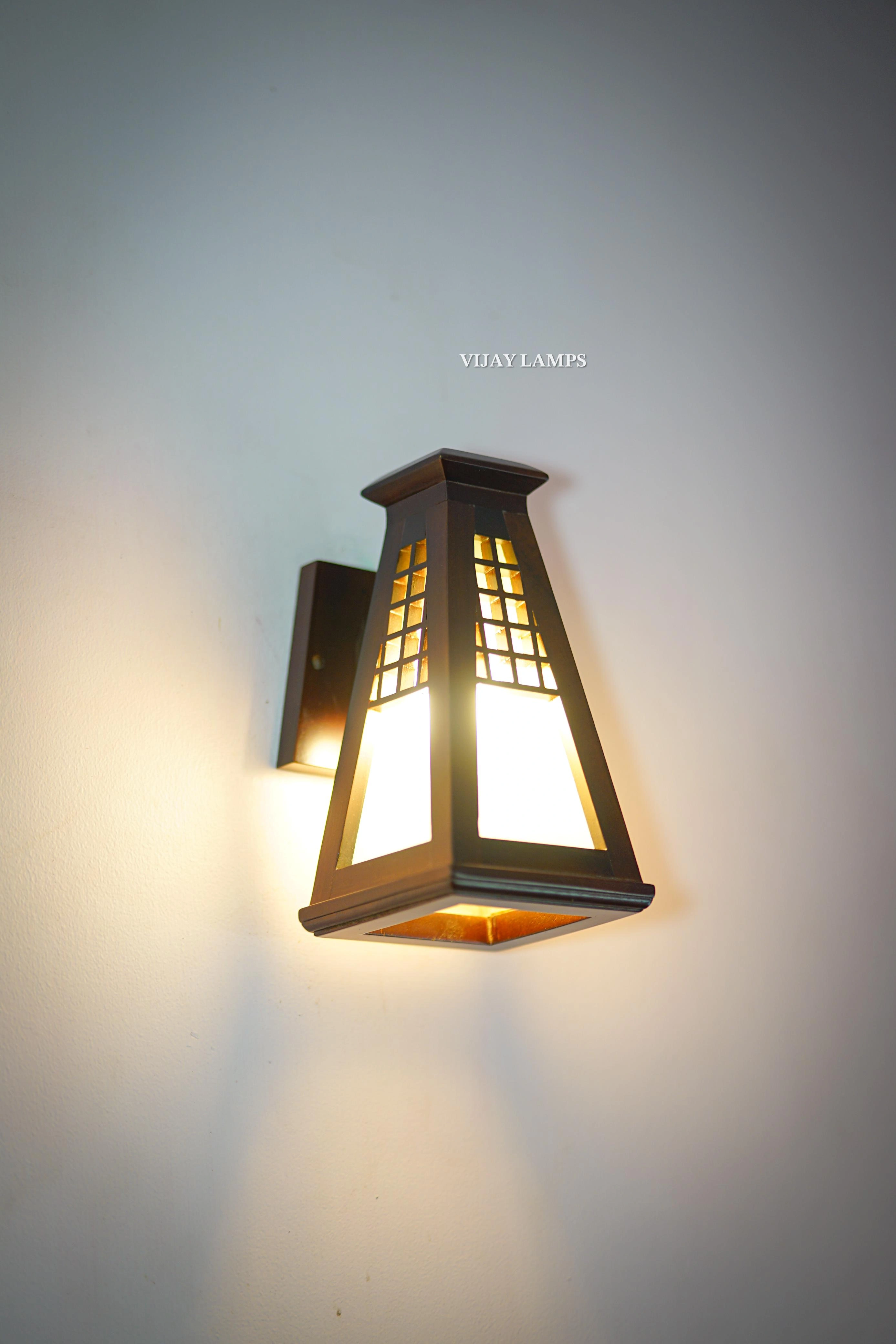 PYRAMID WOODEN WALL LAMP-1