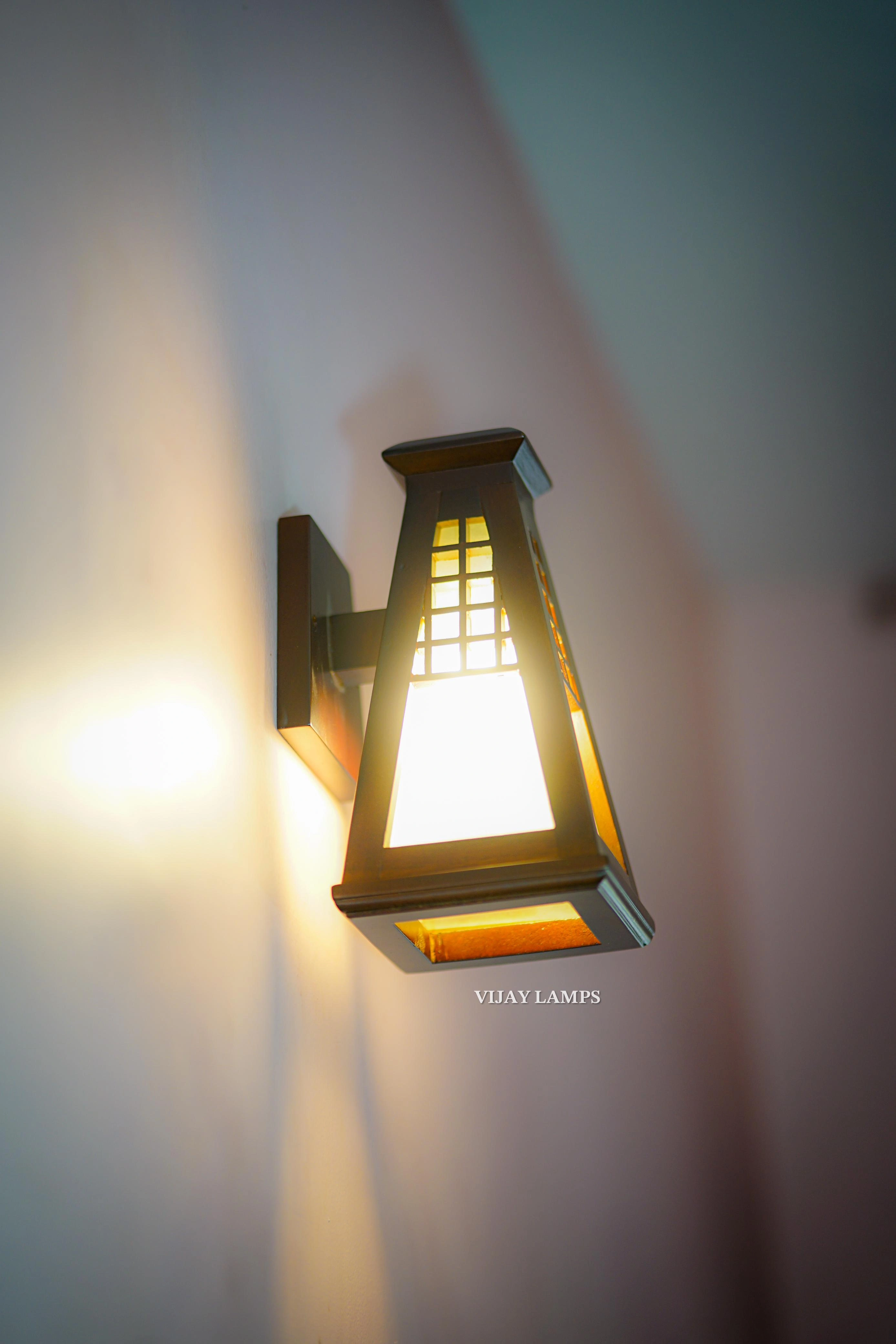 PYRAMID WOODEN WALL LAMP-2