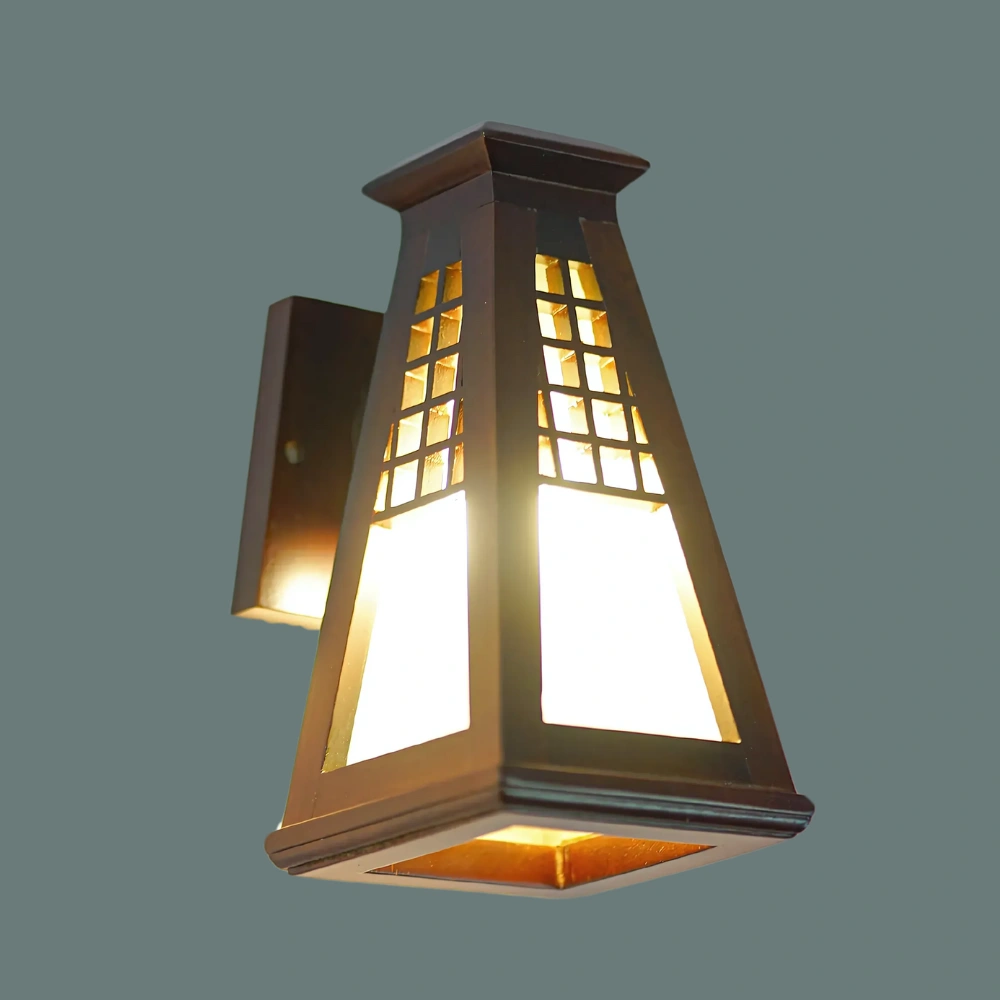 PYRAMID WOODEN WALL LAMP-12625256