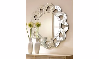 Decor with a  Round Venetian Mirror - Antique Style
