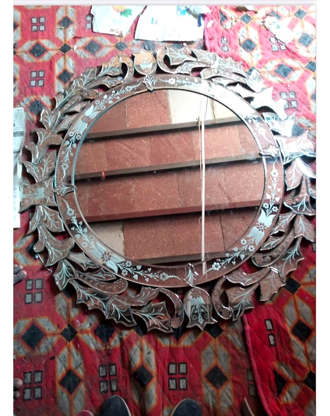 Saint Gobain Glass Frame Venetian Antique Mirror, For Hotel, Size: 24&quot; X 48&quot;-2