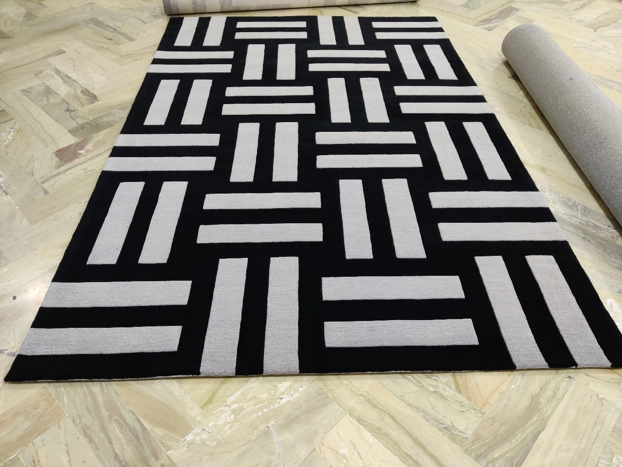 Hand Tufted Carpet- Black &amp; Grey-12625570