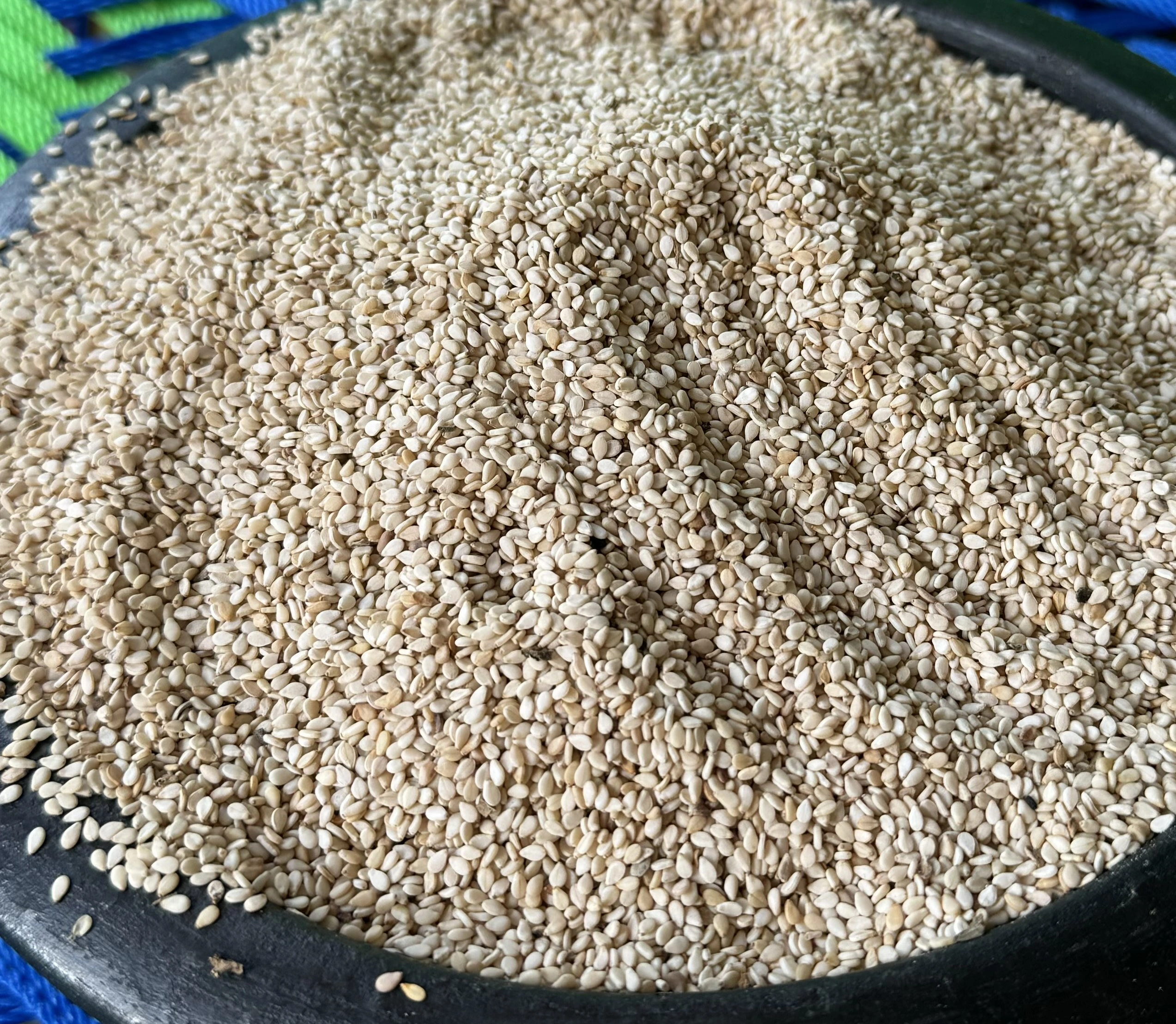 raw sesame seeds