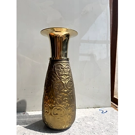 Exquisite Handcrafted Golden Decor – Luxurious Home Accent for Elegant Interiors