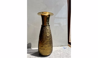 Exquisite Handcrafted Golden Decor – Luxurious Home Accent for Elegant Interiors