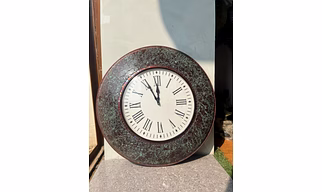 Elegant Red and Black Mosaic Clock – Stylish Timepiece for Modern Interiors