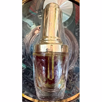 Discover Radiance with Luxova Saffron Face Oil-4