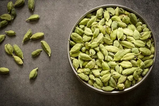 Green cardamom-12641571