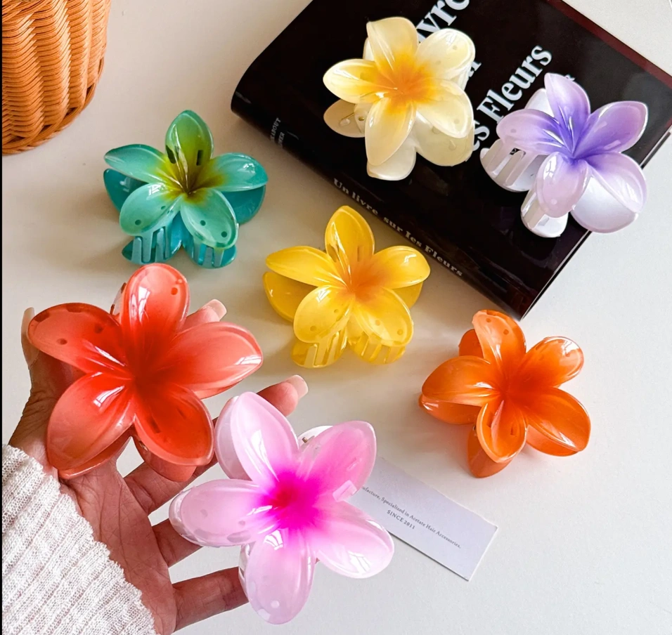 Big Flower Haie clip-12652517