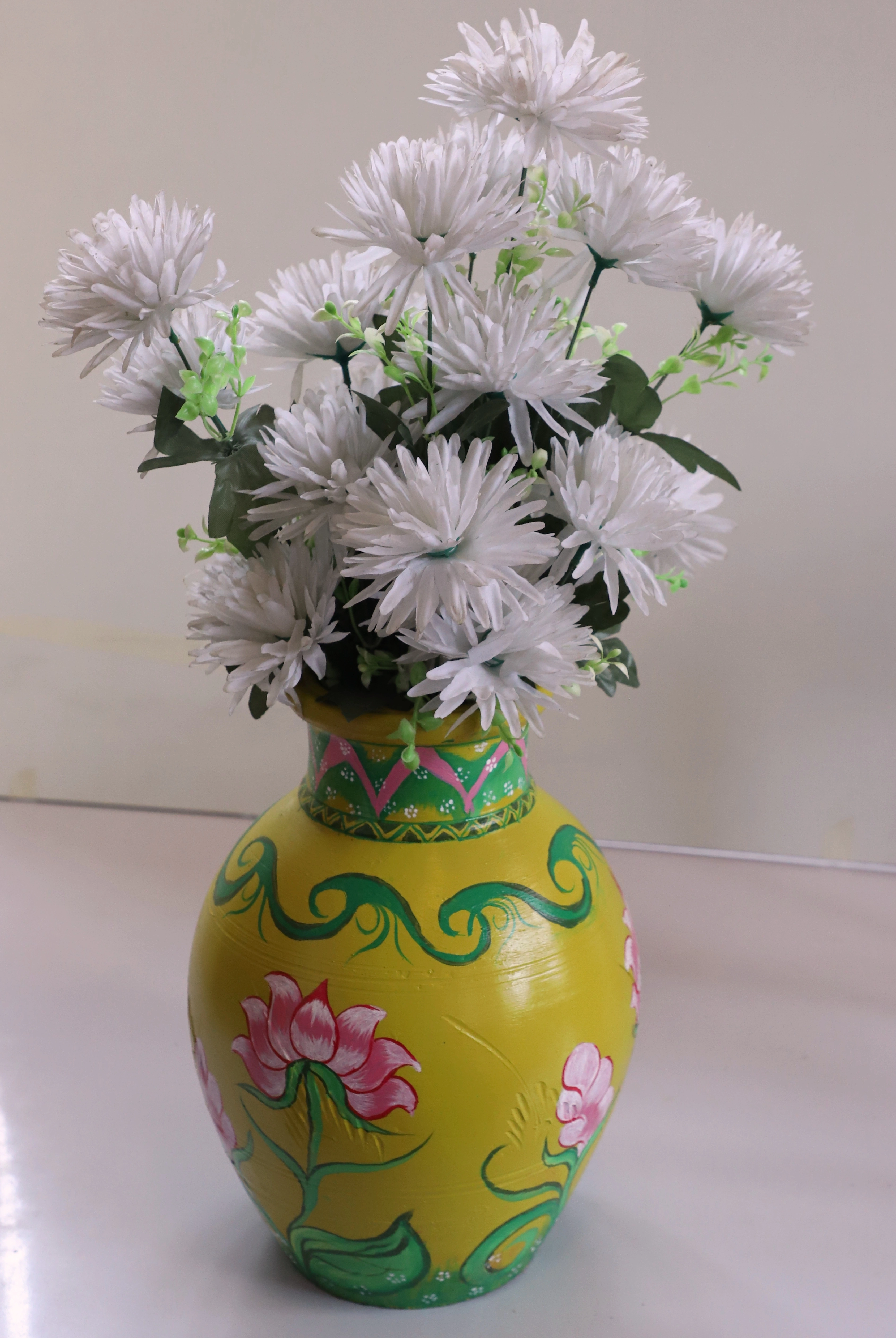 Hand-Painted Clay Vase – Vibrant Artisan Design-1