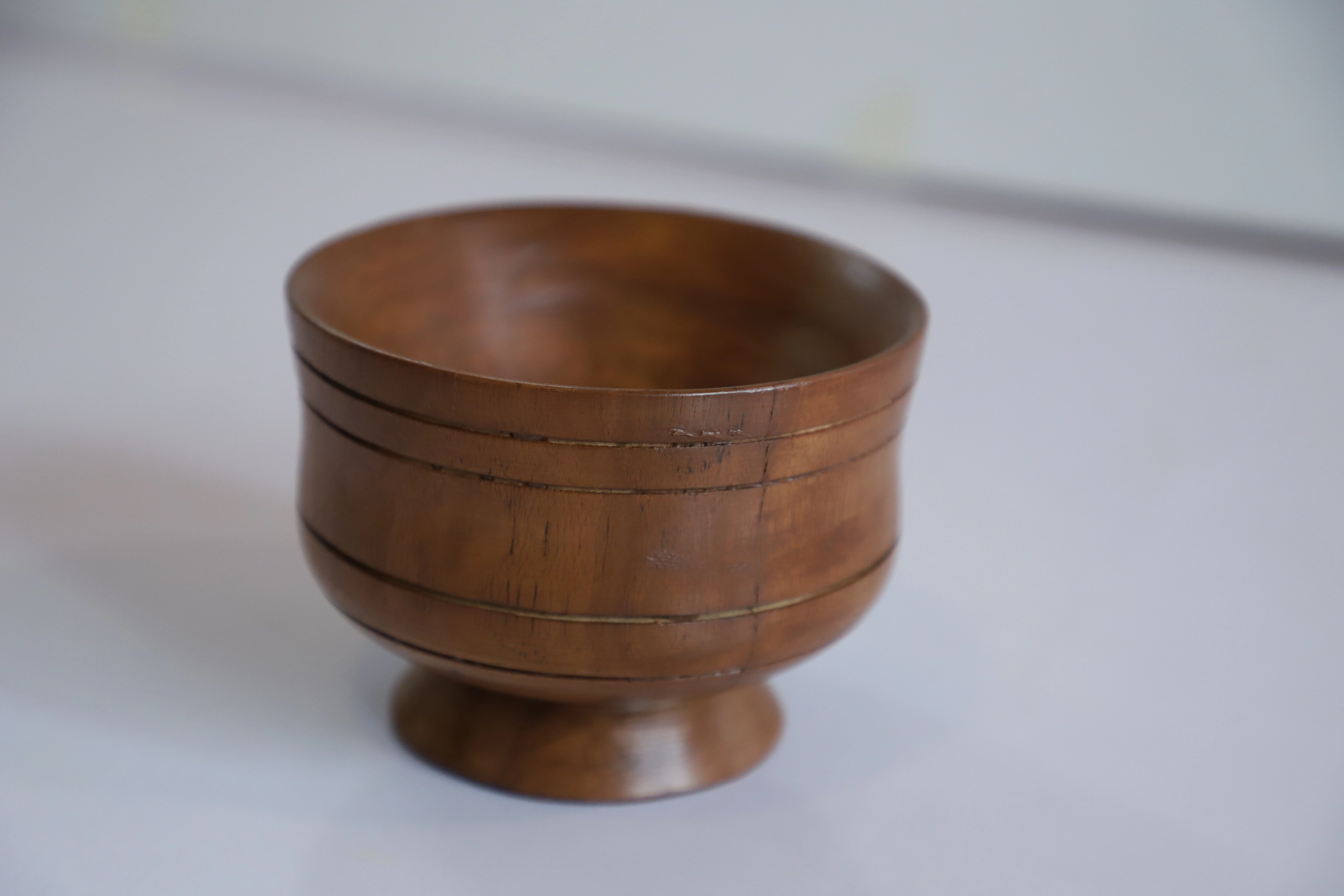 Handcrafted Wooden Bowl – Rustic &amp; Elegant-2