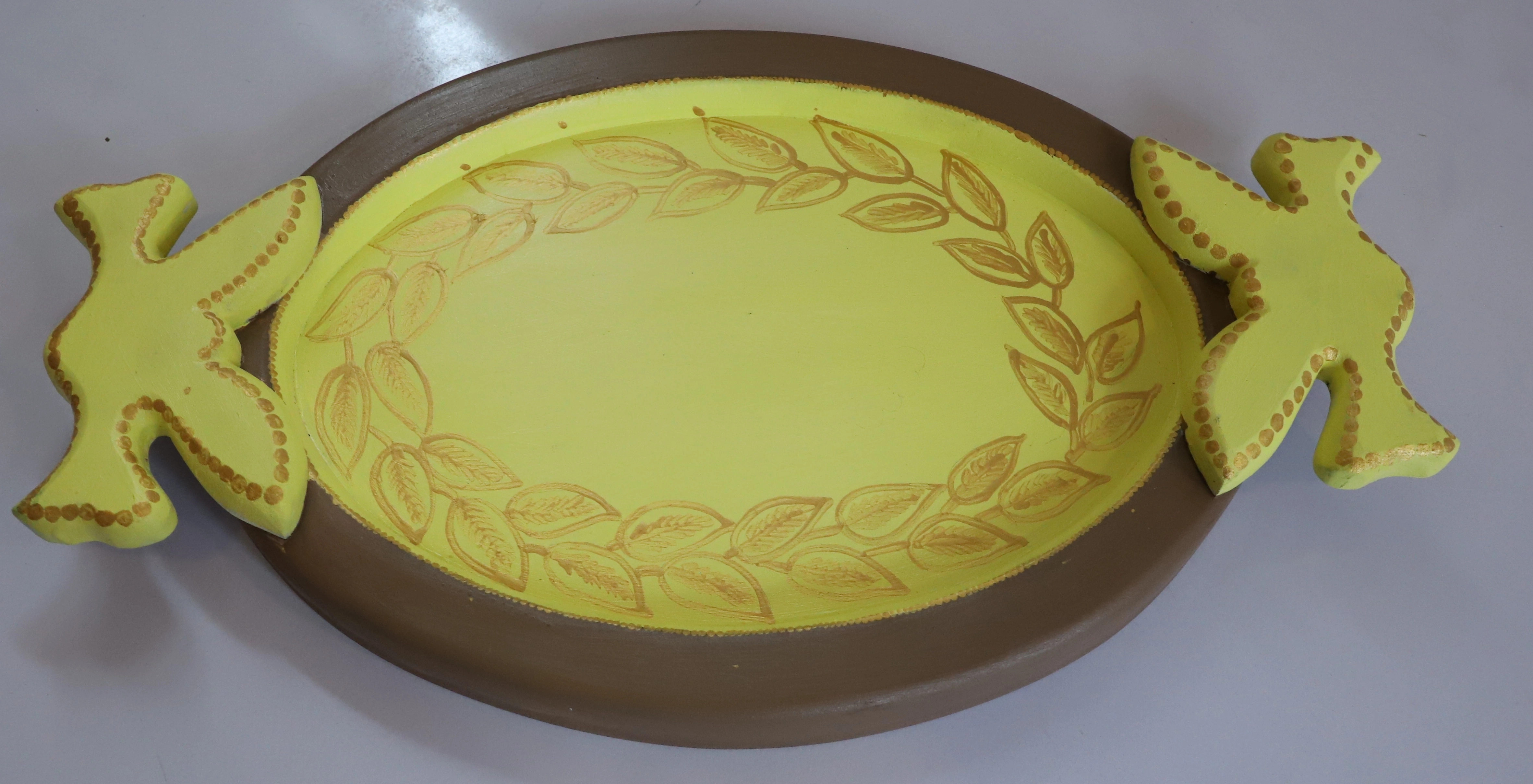 Hand-Painted Wooden Tray – Artisan Elegance-1