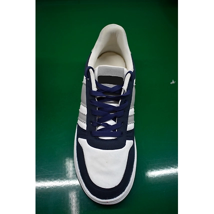 SNEAKERS-1