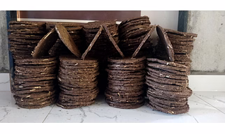 COW DUNG CAKE
