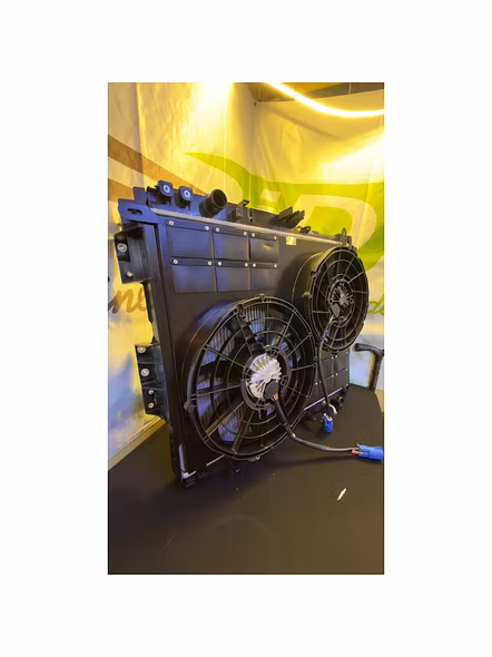 LC300 2025 الاول في العالم-3