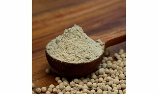 White pepper powder