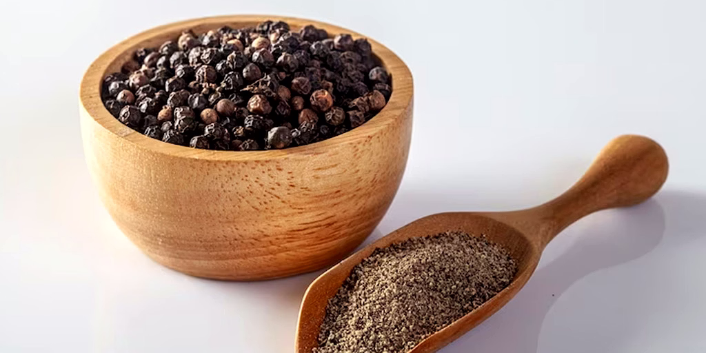 Black Pepper (Piper nigrum) Whole\ground image 3