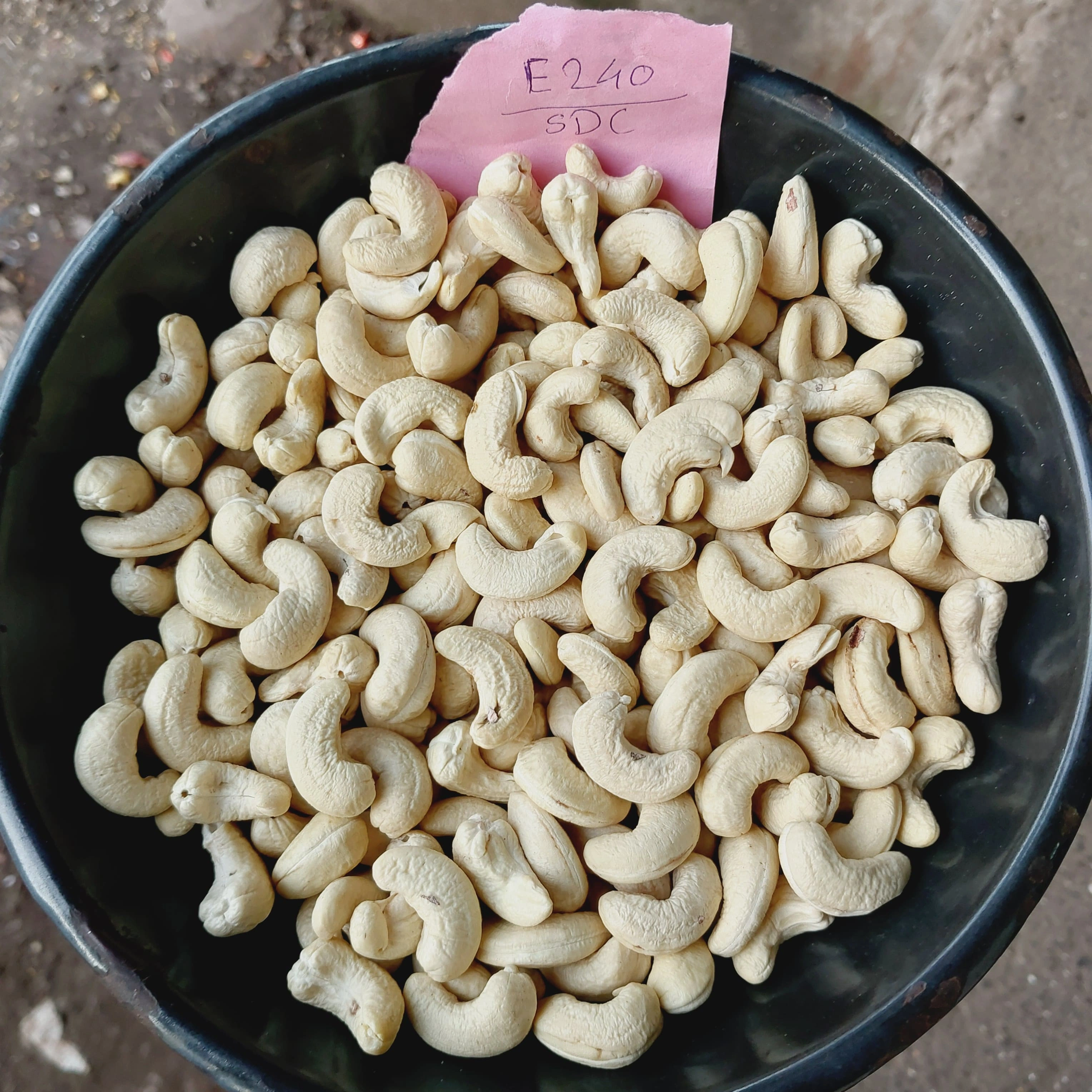 Cashew-12654929