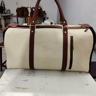 customizable luxury travel bag: style, function, and personalization in one