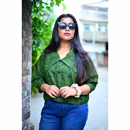 green batik wide collar crop top