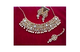 Artificial Jewellery Mirror Necklace: A Timeless Trend