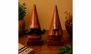 Wooden Nose Shaped Spees Holder