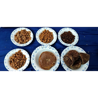 Jaggery whole and Powder