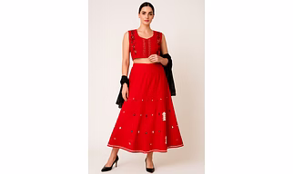 Elegant Embroidered Lehenga Choli Set – Red with Black Dupatta
