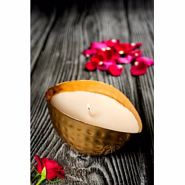 boat-shaped urli jar candle