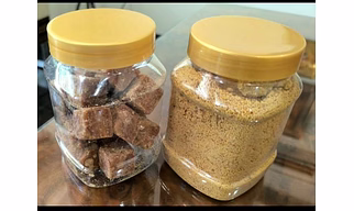 Jaggery powder