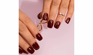 Merlot Artificial Nails Set With Application Kit