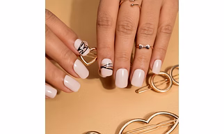 Glittery Girl on Point Press on Nails Set
