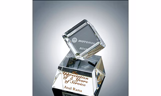 Classic Crystal Cube with Crystal Base 5.7