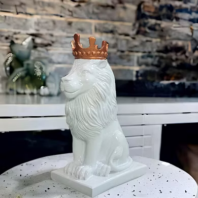 Regal Lion with Crown Statue-1