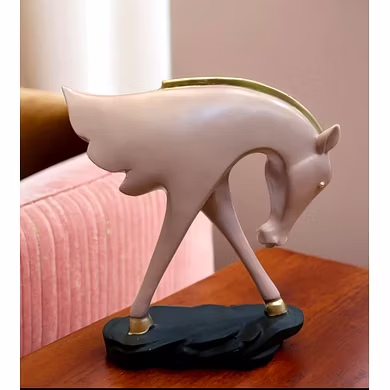 Elegant Minimalist Horse Sculpture-1